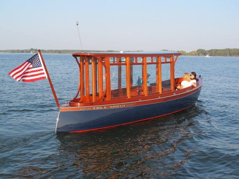 Lancha Eléctrica con Cabina Telescope de Budsin Barcos Eléctricos